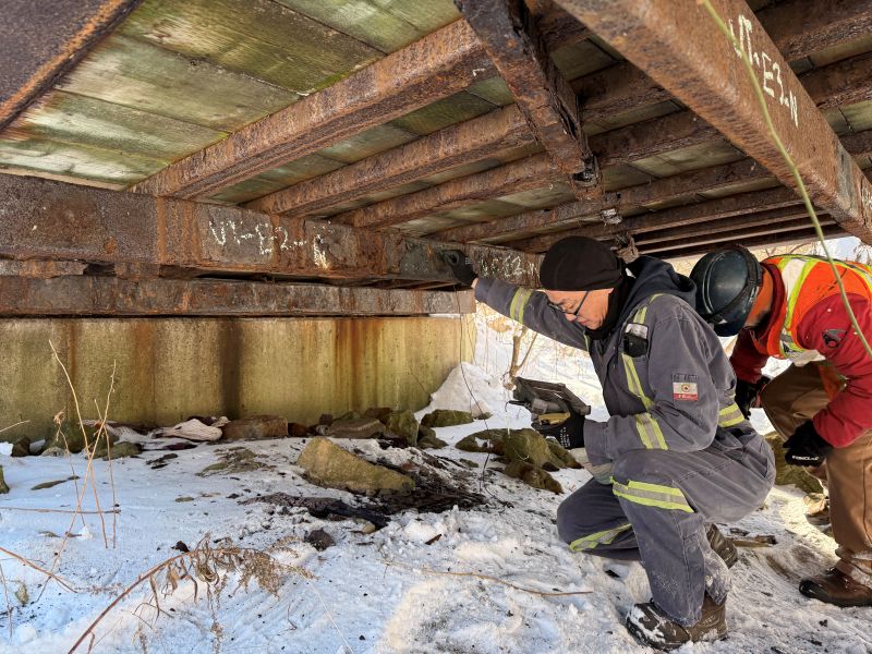 Non-Destructive Testing of Steel Bridges